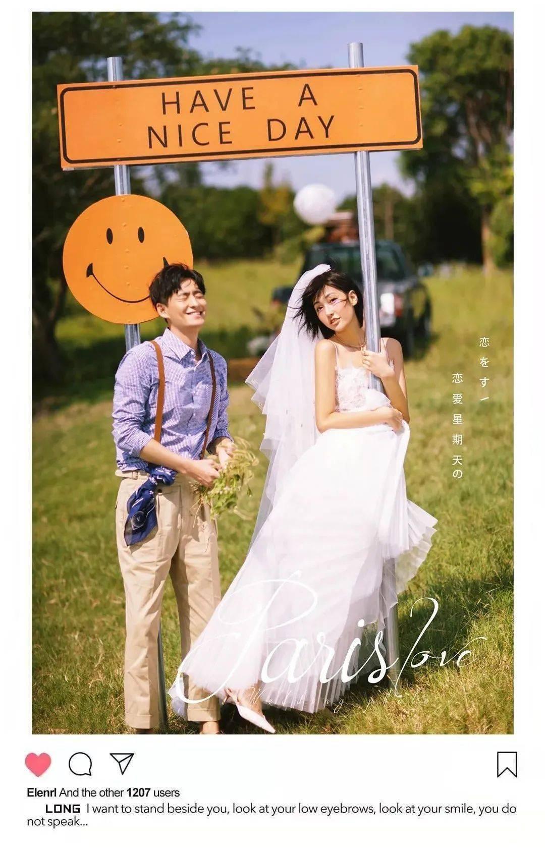 沙滩游玩的女孩们