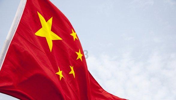 广州队官方社媒致谢球迷会租走冠军奖杯：广州队，硬虎赢！