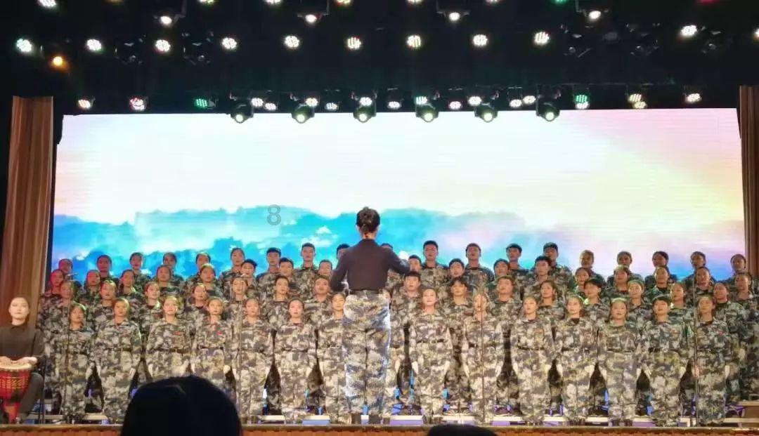 篮球运动员营救