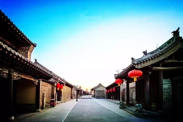 制作小笼包时，为什么要在肉馅里加入猪皮冻？游戏画面
