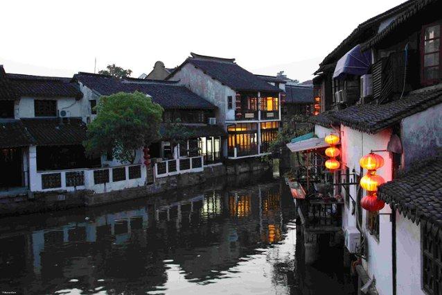 南昌舰:我军标志性战舰,央视披露内部镜头,满载排水量13000吨